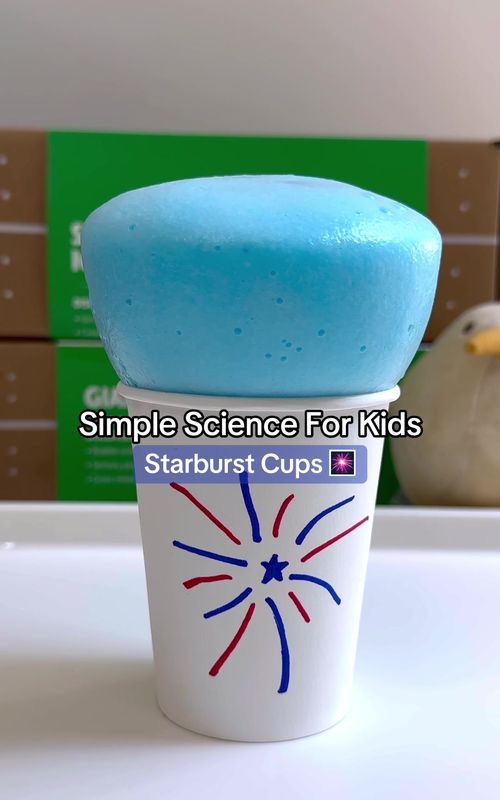 everyone always loves this family fun science activity for kids💥 #science #kidsactivities #kiwico #scienceforkids #scienceexperiments #LearnOnTiktok 