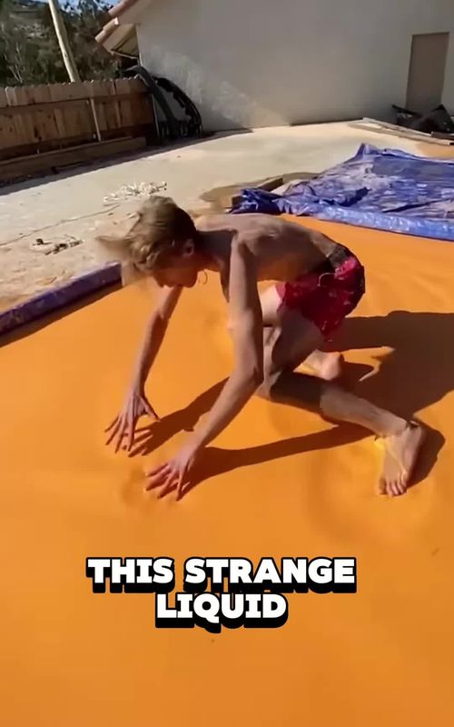 Why oobleck is so fascinating #popularscience #science #usa_tiktok #fyp #physics 