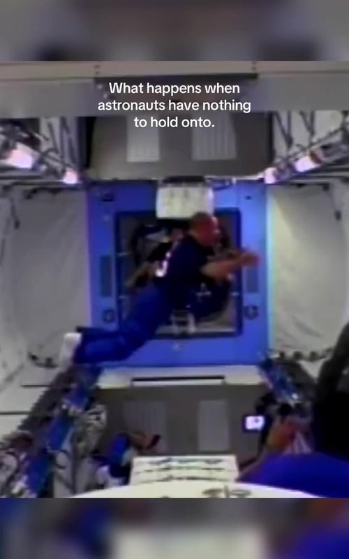 #astronaut #zerogravity #stuck #space #fyp