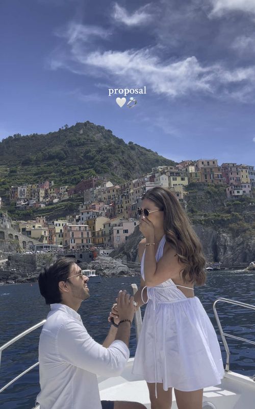 Más hermoso de lo que soñé 🤍 #proposal #engaged #engagement #couple #pedidademano #italia #cinqueterre 