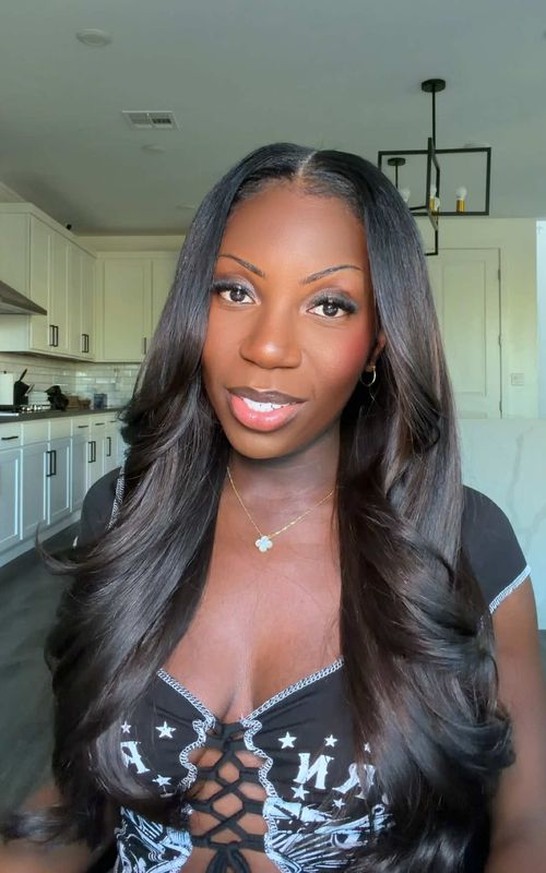 Our first ever storytime movie? 🍿 total appointment time was almost 6 hours btw baby I could have got knotless braids in that amount of time 😩 #storytime #storytimes #hair #hairstylist #lasvegas 