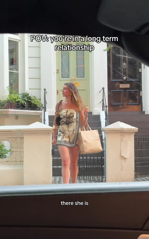 why is it so suspicious… @H&M ad 