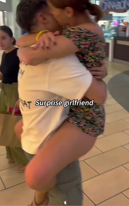 Surprise my long-distance girlfriend 💕#surprise #longdistancerelationship #girlfriend #fyp #foryou #usa 