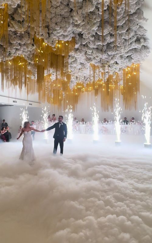 #WeddingGlowUp #SpecialEffects #WeddingSparklers #ForYouPage #DancingOnClouds  A stunning venue, breathtaking effects and a love that lit up the room.💫🤍