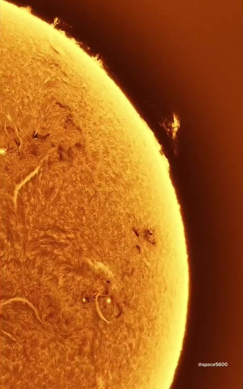 sun ☀️ see ohhh beautiful #ISS #space5600 #foryou #foryoupage #viraltiktok #viralvideo #whotofollow #100million #capcut #tiktok #moon #500k #zoom #space #sun #whattowhatch? #star #ISS #space5600 