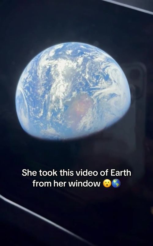 Artemis II astronaut, Christina Koch captured this amazing video of the Earth from the spacecraft 🌎 (via NASA/X, Astro_christina/X) #nasa #earth #artemis #space 