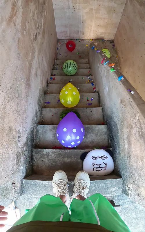 Staircase Obstacle Course Balloon Pop Challenge 🎈🔥 Can you beat the staircase obstacle course and pop all the colorful balloons? Fast reflexes, perfect timing, and pure fun in this exciting family challenge. Watch till the end to see who wins! #balloonpop #obstaclechallenge #familygame #viralchallenge #fyp 