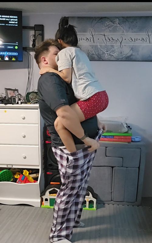 she's short 😅😅 #marriedlifehumor #funnycouple #filamcouple🇵🇭🇺🇲 #filamfamily 