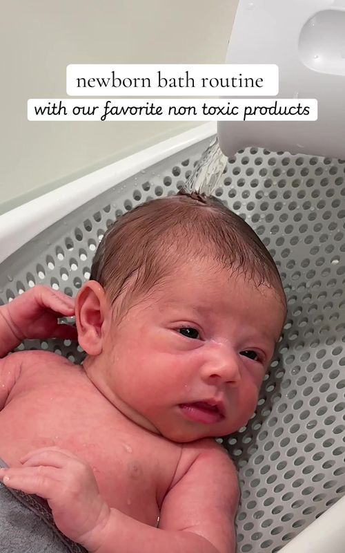 bath time is new to us as first time parents, so we’re extra thankful for brands like @Pipette that make the safest, cleanest products for our little girl! #newborn #3weeksold #babygirl #babyregistry #gifted 