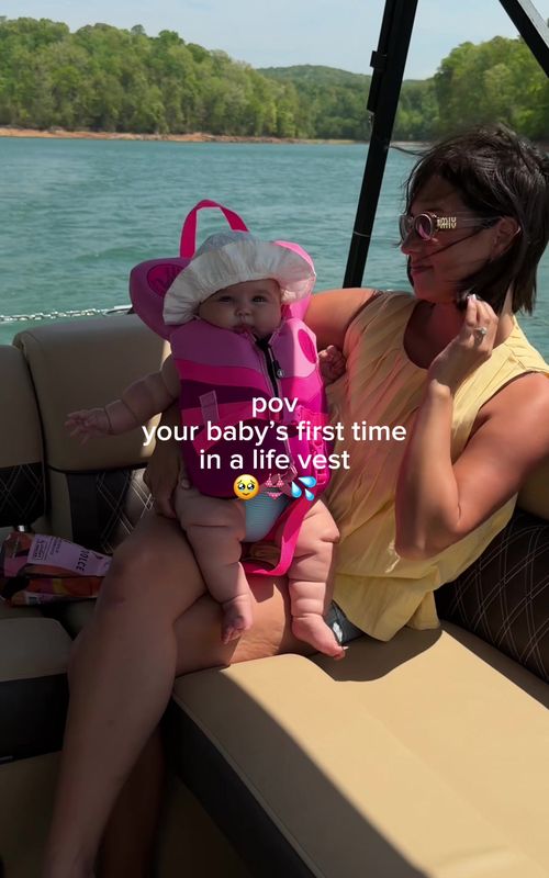 When your cheeks are too big to fit in your life vest 🤭 #baby #boat #cute #adorable #girl