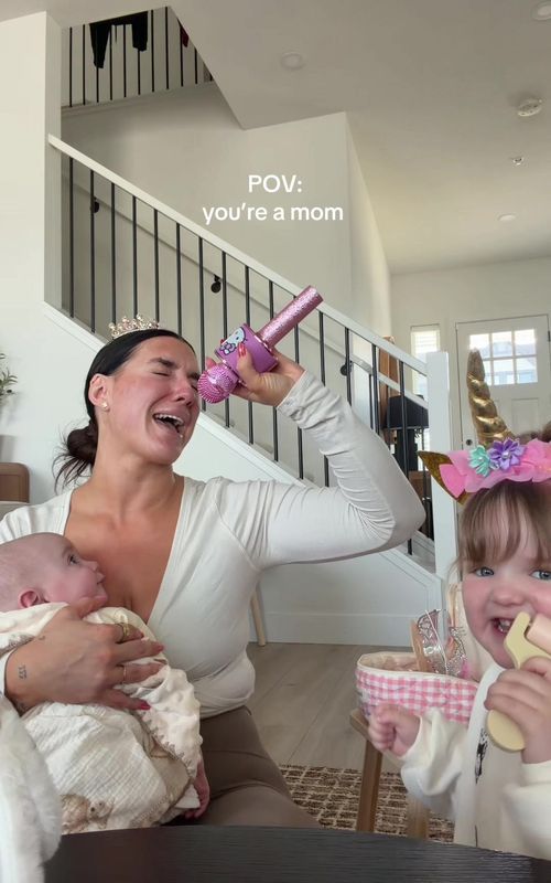 Where the mamas at ?! 🤪🙋🏽‍♀️ #mom #momlife #momof4 #toddlermom #postpartum 