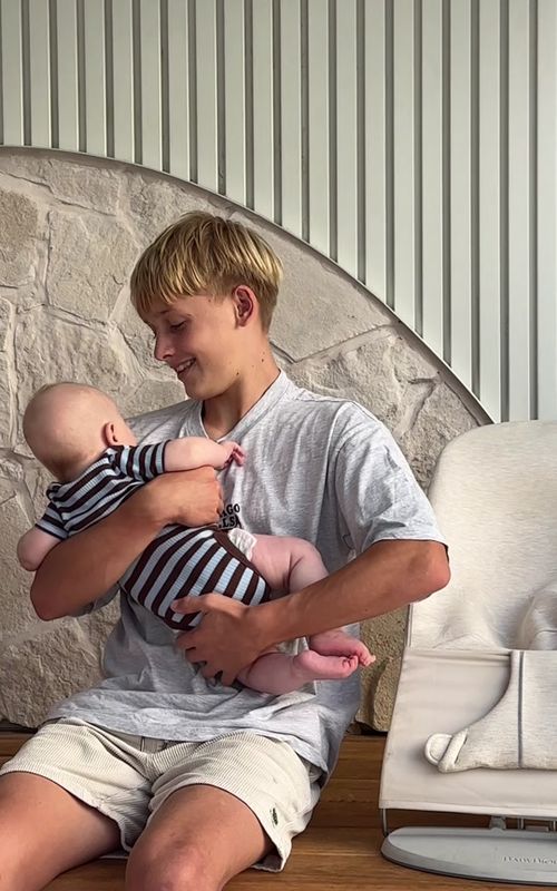 I don’t know who’s luckier … them or me 🥹🥹🥹  #agegapsiblings #brothers #babybrother #bigbrother #wholesome 