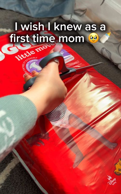 I wish I this as a first time mom 🥹🍼 diaper hack 👌  #firsttimemom #parenting #momlife #momhacks