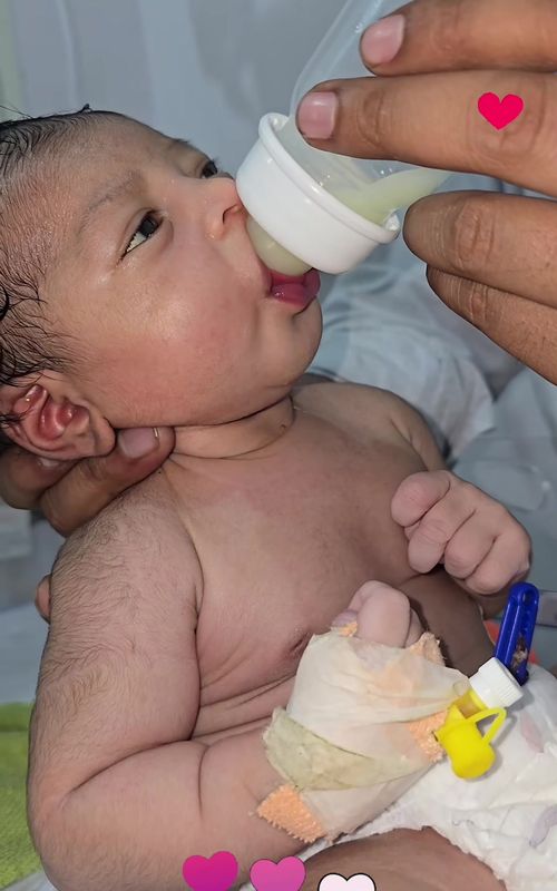 NICU Baby First Feeding Moment #newbornbaby #nicubaby #bottlefeeding #nicucare #babycare 