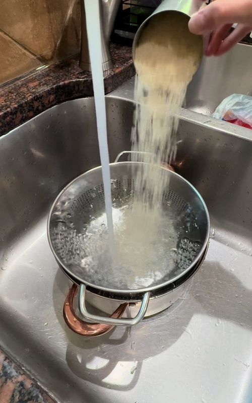 Genius life hack from mom  #KitchenHacks  #lifehacks #fyp #homehacks #momhacks 