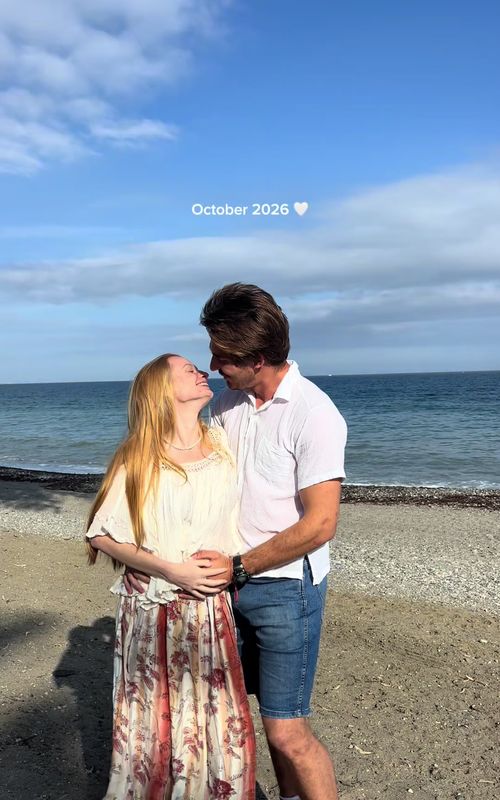 We’ve been keeping a secret… 🥹🤰 full vid on YouTube is out now! #pregnancy #pregnant #pregnancyannouncment #youngparents #youngmum 