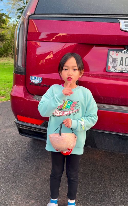 Cute kid pranks dad 😱🤣👶🏻❤️👧🏻 #diaryof4 