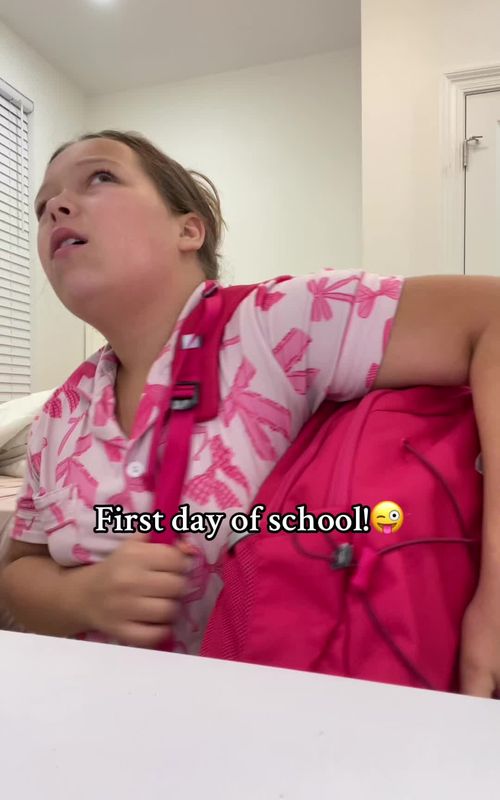She’s cute 😣😣 #transition #backtoschool 