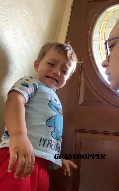 Parenting can be difficult when you have to keep a straight face! ##oldvideo##funnybaby##toddlersbelike##haveababytheysaid ##MomsofTikTok