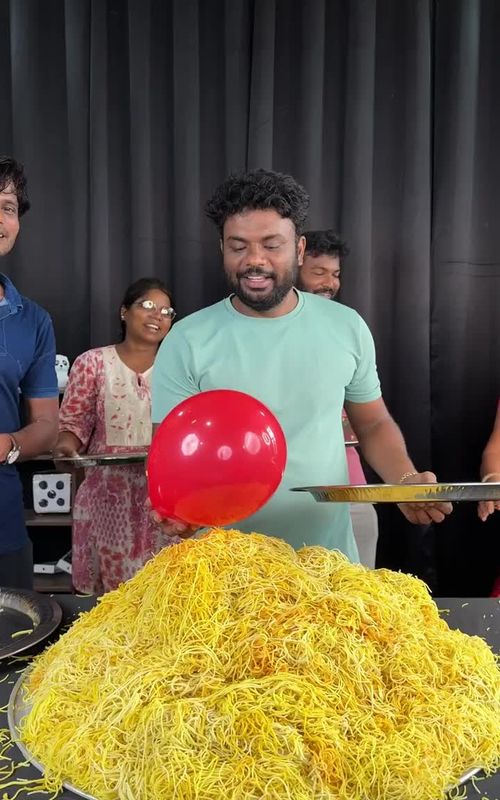 Family Fun Chowmein 😋 Challenge | 1000₹ Chowmein Collect Challenge 😲🔥 Who will win the tasty 1000₹ Chowmein Challenge? 🍜💰 Watch this fun family game and enjoy the excitement till the end! 😍🤣 #shorts #challenge #familyfun #foodchallenge #funny