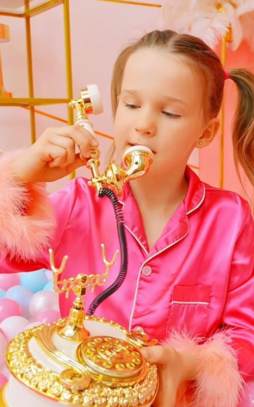 Luxury vs Cardboard Morning Routine _ Fun School Day for Kids #kidsoftiktok #kidstoys #cartoonsforkids #cartoons #familyfriendly #kidsforfun 