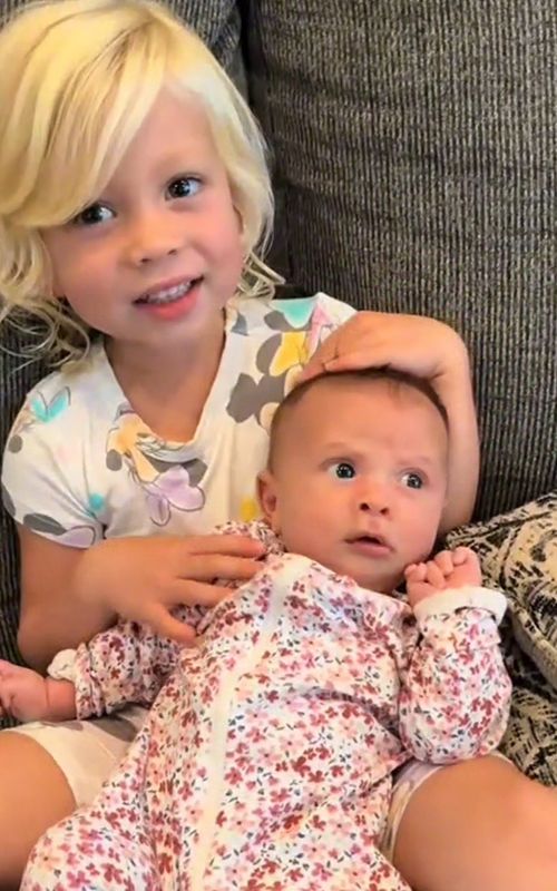 Toddlers meeting newborn babies and creating the funniest moments 😂 #funny #babiesoftiktok #babylove #cute  #Siblings 