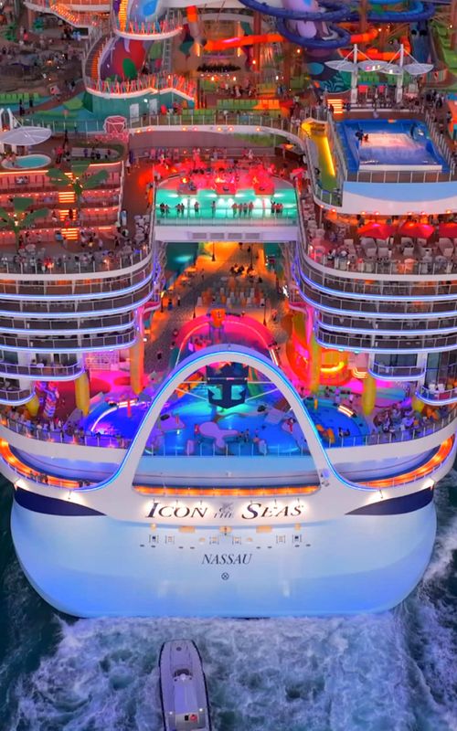 Thats a sexy aft! 🔥🔥 #icon #cruises #royalcaribbean #cruisetok #iconoftheseas 