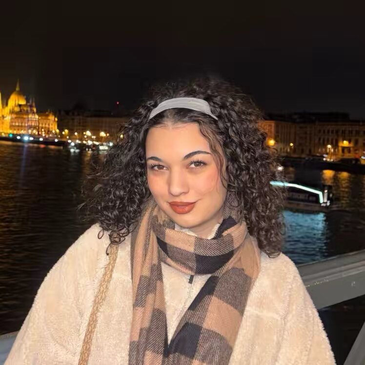heni_maci