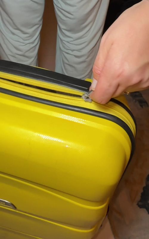 These are really effective tips for travelers!#lifehack #hack #travel #travelhack #momlife