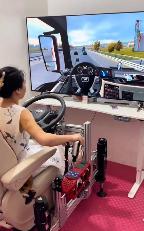 Preciso de um desses! 😍 . . . . #jogos #ets2 #familiadoets #simulação #pcgamer #ets2mods #eurotrucksimulator2 #americantrucksimulator #caminhao #carreta #onibus #carro #gamer #setupgamer #simulador #ats #corrida #ets 