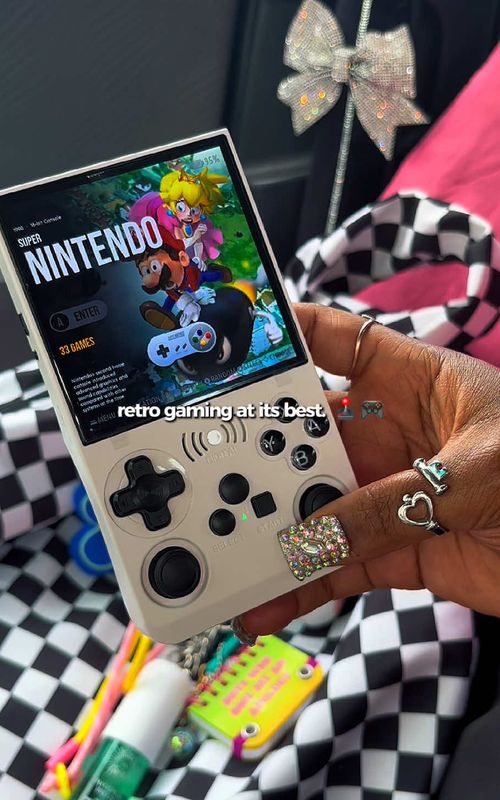 This game brought back sooo many memories! 🤩🎮 @Shenzhen YLW Store 20+ consoles with over 15000 games! 🕹️ #gamingconsole #gaminglife #gameboy #retrogaming #handheldgameconsole 