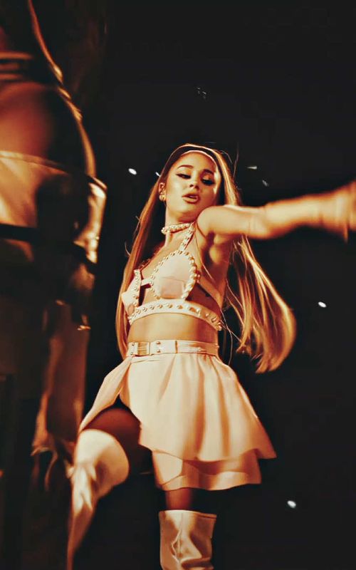 been here all night babyyy [cc:@ob6 ♡✧.* scp:buterascp] i need to see this in june again #arianagrande #arianagrandeedit #ae #sweetenerworldtour #edit ariana grande sweetener world tour side to side 