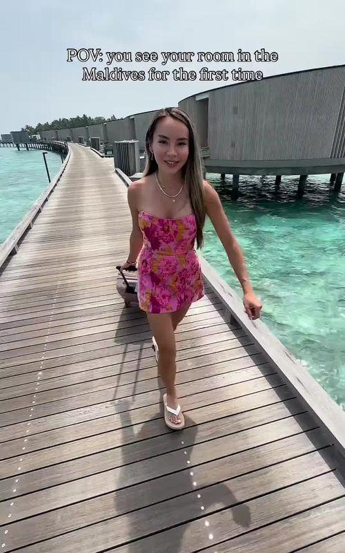 Paradise at 😍😂 . . . . . #travel #maldives #travelcouple traveling, travel the world, honeymoon , room tour, luxury hotel, 5 star hotel