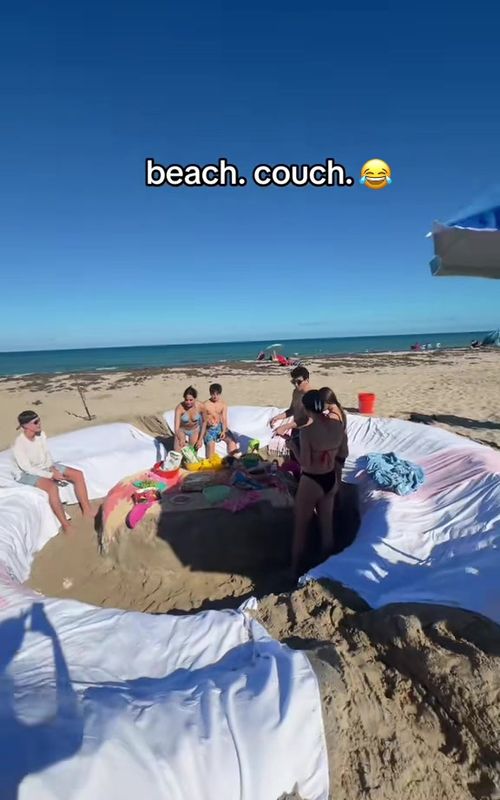 Full beach couch 🏖️ (🎥:@julia rae) 