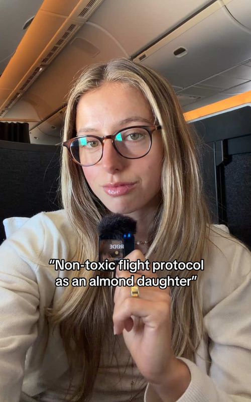 Things I do onboard to keep me feeling fit and fresh🤪 #airplane #biohacking #travelhacks 