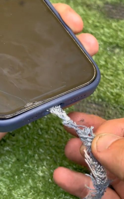 The trick that brought my phone back to life Smart and easy #USA #TechHack #DIYFix 