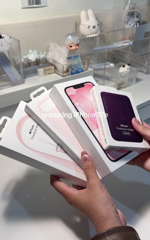 iPhone 17e unboxing 💗 @apple #studygram #unboxing #iphone #iphone17e #apple 