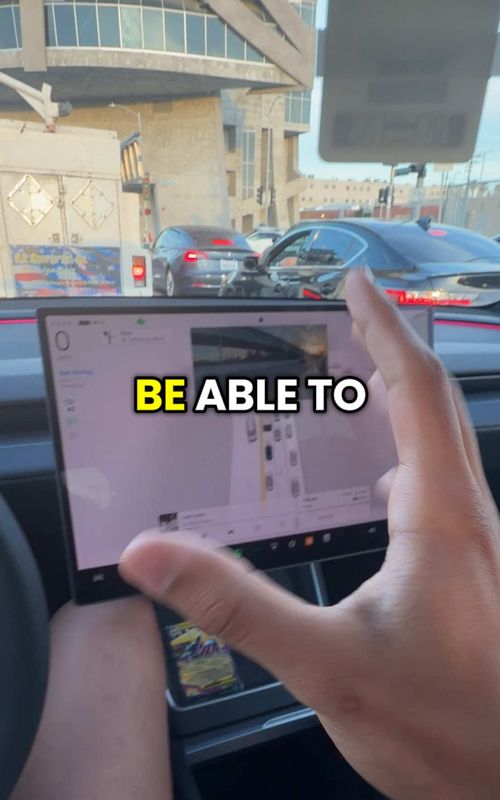 The Tesla sceen isn’t distracting or complicated.. #carterpcs #Tech #tesla #ev 