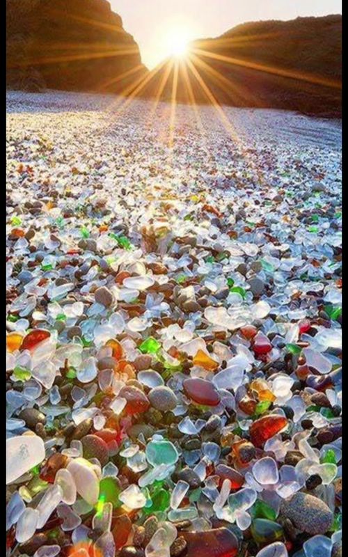 #glassbeach #rockhound #rockhounding #rockhoundingadventures #seaglass #beachglass #fortbragg #norcal #crystals #beachcombing #bewchcomber #beachcombingfinds #beachglassjewelry #beachglasstiktok #beachglassfinds #crystaltok #crystalsoftiktok #secretofmana 