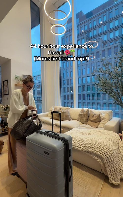 A typical travel vlog for Abby Baffoe 😅😂