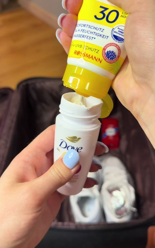 A Flight Attendant Taught Me These Genius Packing Hacks😱👩‍✈️✈️#lifehacks #vacation #traveltips #useful #tipsandtricks 