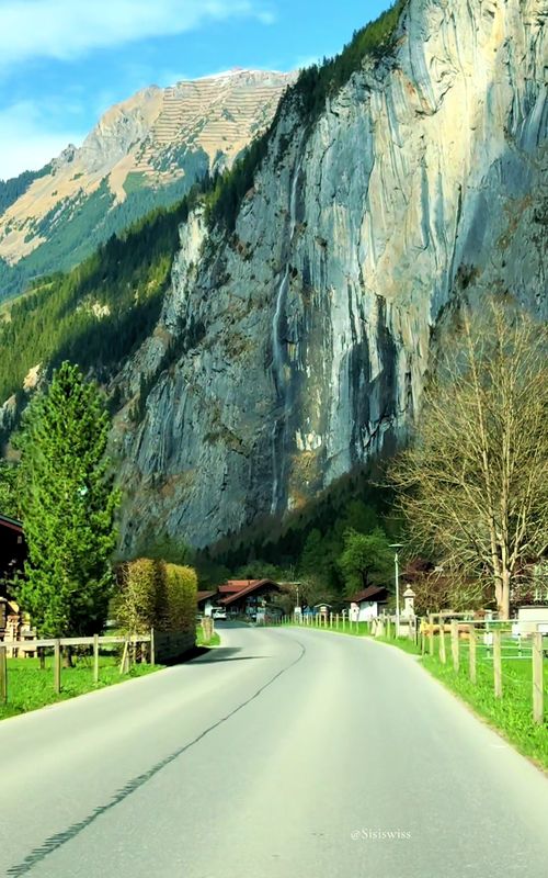 #swissroads #roadtrip #beautifuldestinations #jungfraujoch #sisiswiss 