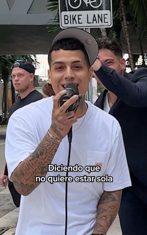this song is called “New Heart”💔 I wasn’t expecting that from this random rapper🤯 @Adonys10 #sing #singing #freestyle #rap 