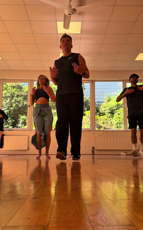 Let me be (more steps), this time w/ beautiful Caro. 🤍 DC: @Chanell Angela Manzale🇪🇬🇬🇦 #afrohouse #letmebe #choreography 