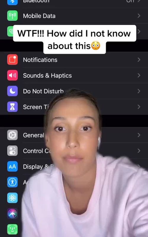 more For all u crazy girlfriends out there😉#greenscreenvideo #greenscreenvideo #hack #tips #iphone #airpods #technology #Love #Relationship #fyp