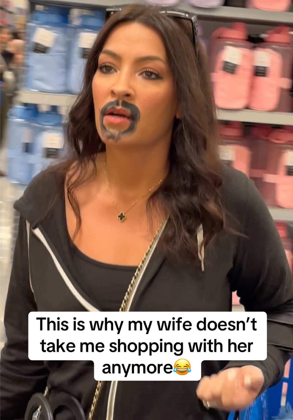 When she finally sees it at the end😂😳🙈 #funnycouple #fyp #shopping #marriagehumor 