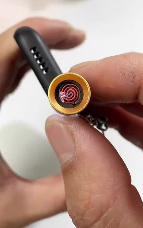 #diy #phonelighter #smartgadgets #nextleveltech #tiktokfinds #gadgettok #usbrechargeable #coolfinds 