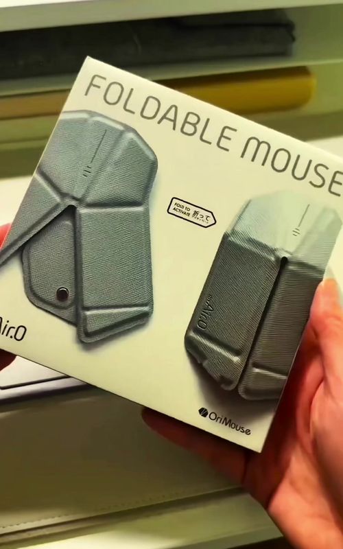 Fold flat, travel fast. 🖱️ Ultra-slim folding mouse with Bluetooth & silent clicks. #foldingmouse #travelgadget #bluetoothmouse #tiktokmademebuyit #fyp