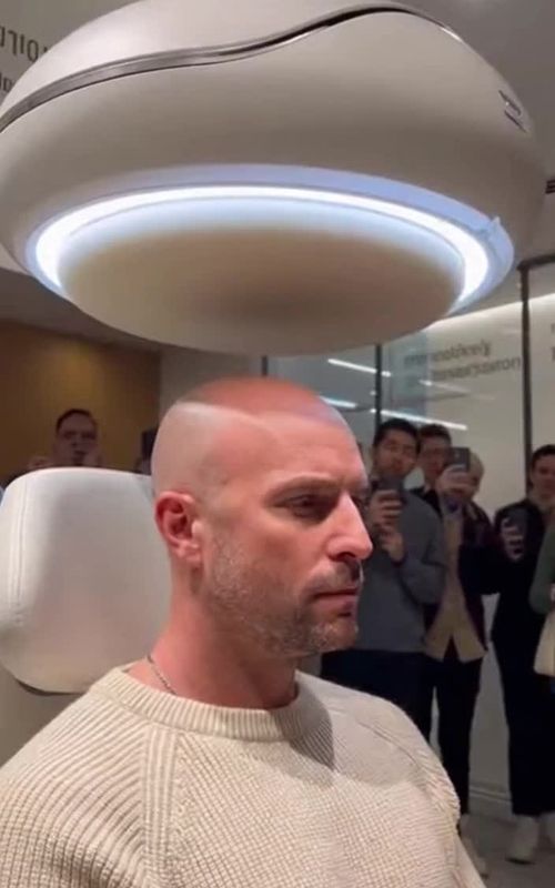 POV: Instant hair transplant technology in Switzerland 🇨🇭🤖 Would you try this? #FutureTech #HairTransplant #Robotics #TechTok #OddlySatisfying