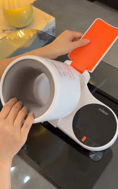 Quick to know the blood pressure😏#gadgets #coolgadgets #coolstuff #amazonfinds #fyp 